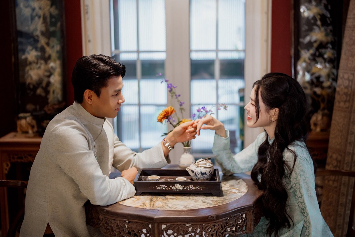 Chuyện tình của Văn Thanh và bạn gái gymer hơn tuổi: Chàng là ngôi sao bóng đá, nàng kiếm tiền cực đỉnh