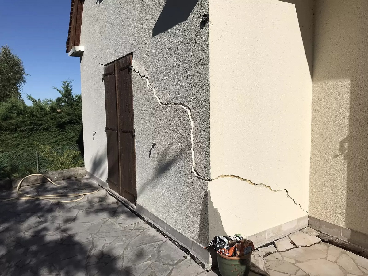 Hơn 12 triệu ngôi nhà tại Pháp nguy cơ nứt vỡ do biến đổi khí hậu