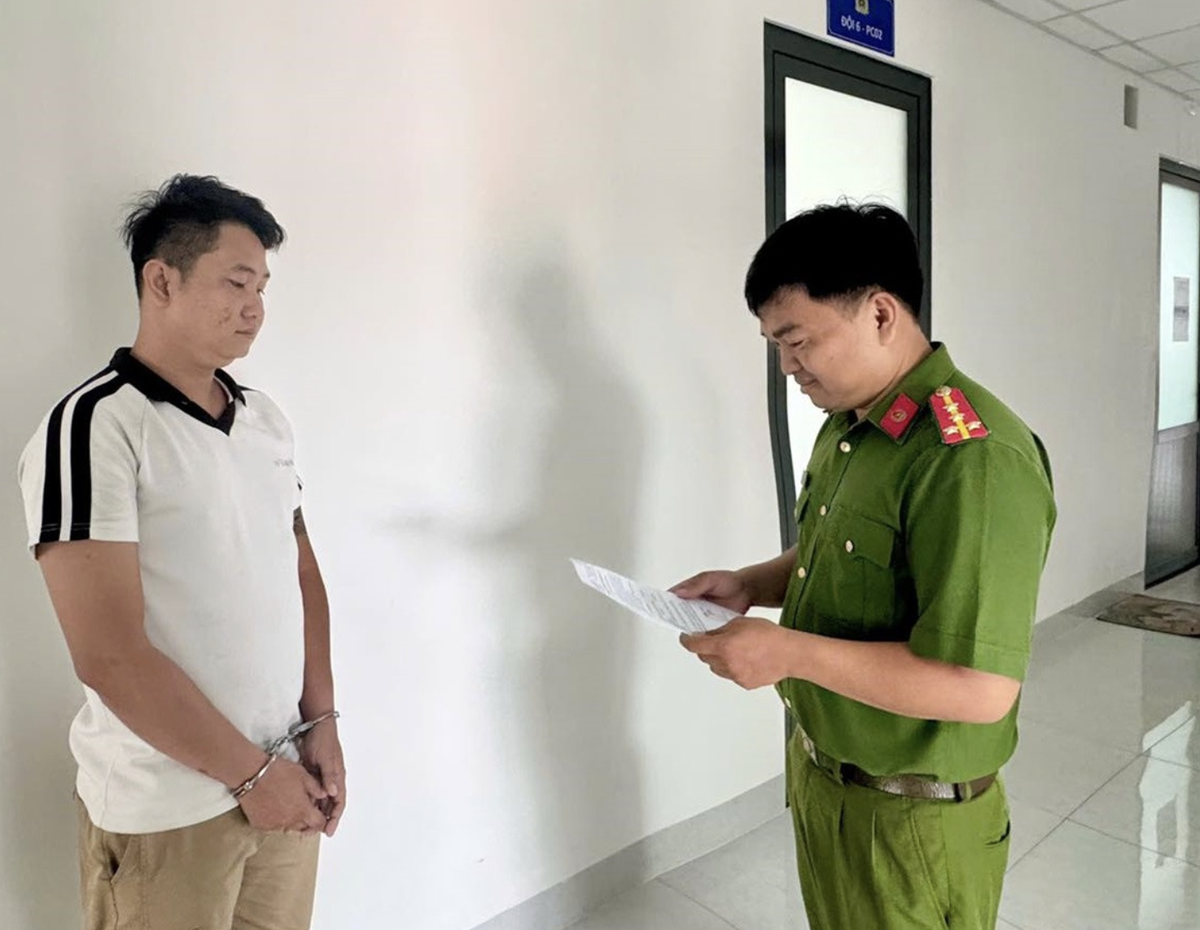 Bắt Nguyễn Văn Hiếu, 32 tuổi tại TP.HCM vì “giữ hộ” tiền cho khách