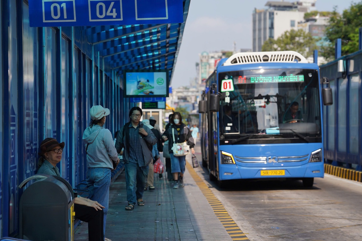 Miễn phí xe buýt cho người dân, TP.HCM sẽ thực hiện thế nào?