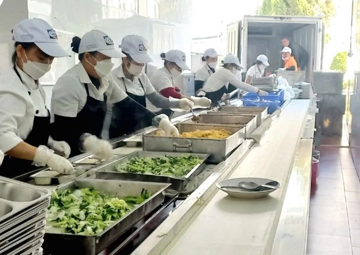 Trường học phải công khai danh sách các đơn vị cung cấp thực phẩm để giám sát