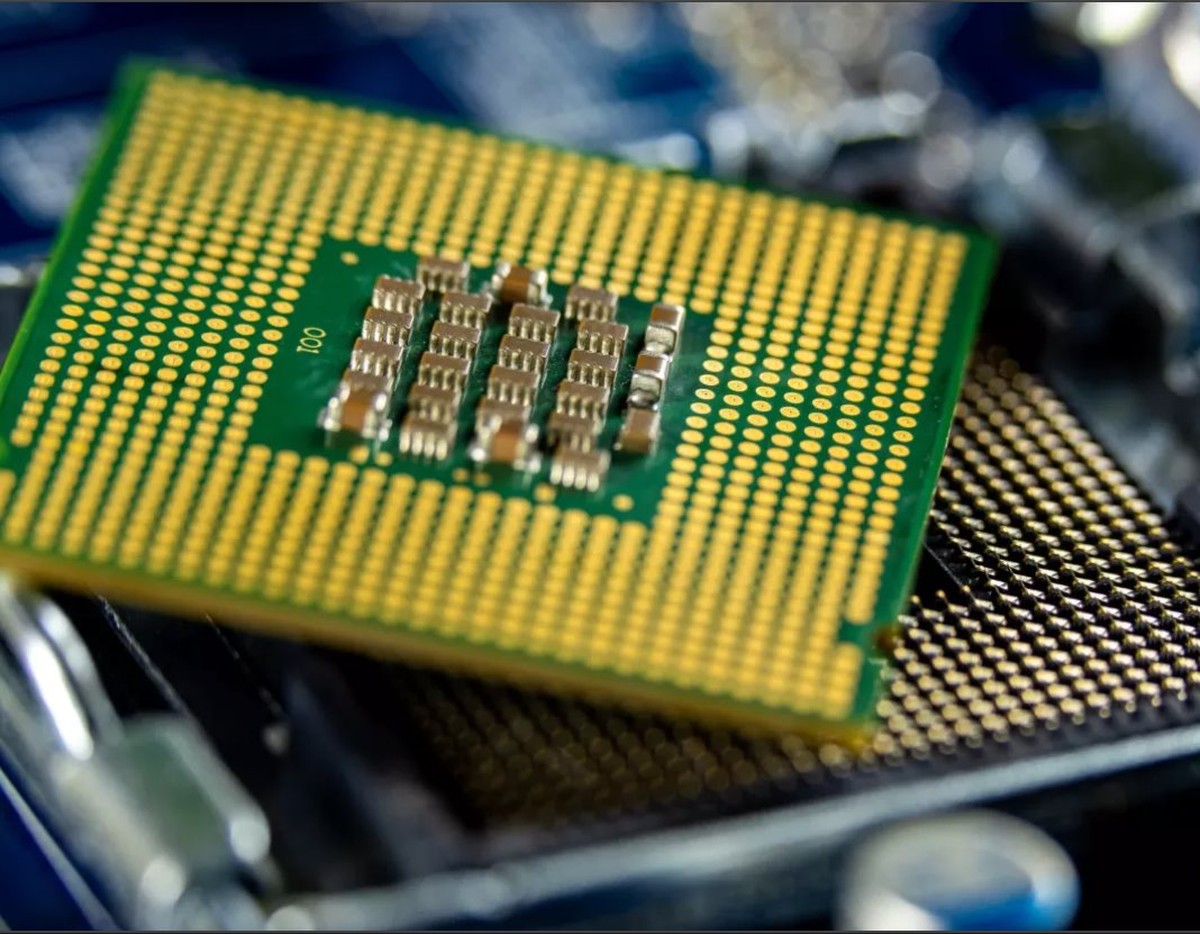 Nhật Bản đổ hàng tỷ USD cho cụ ông 74 tuổi để s...