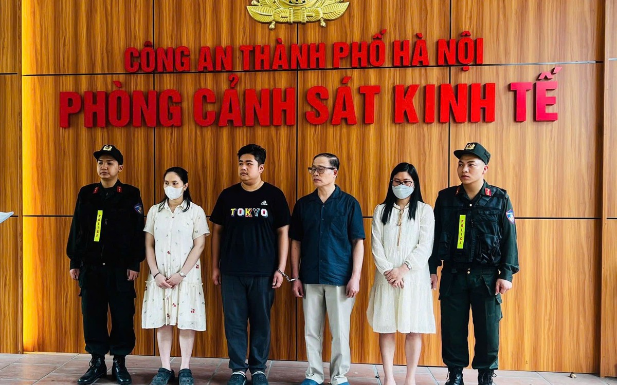 Ông chủ Bảo Tín Minh Châu bị bắt, người mua vàn...