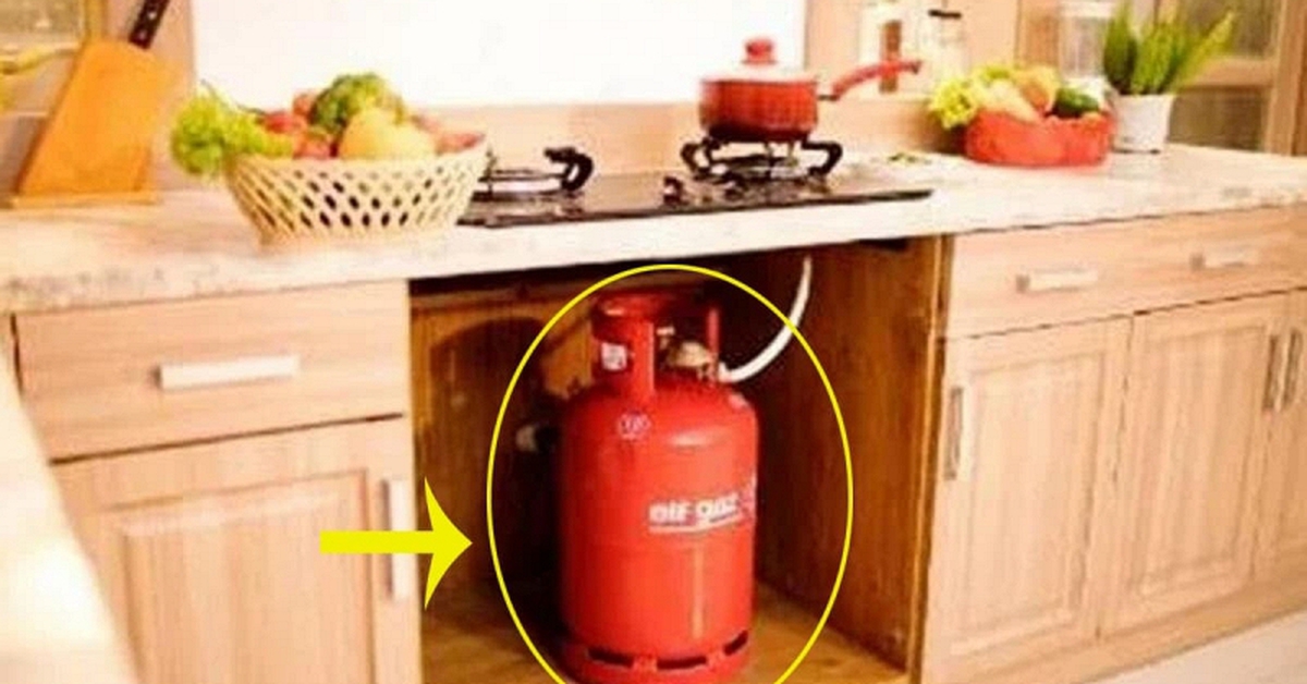 Đặt bình gas ngay dưới bếp gas là đúng hay là sai? Đáp án khiến nhiều người giật mình