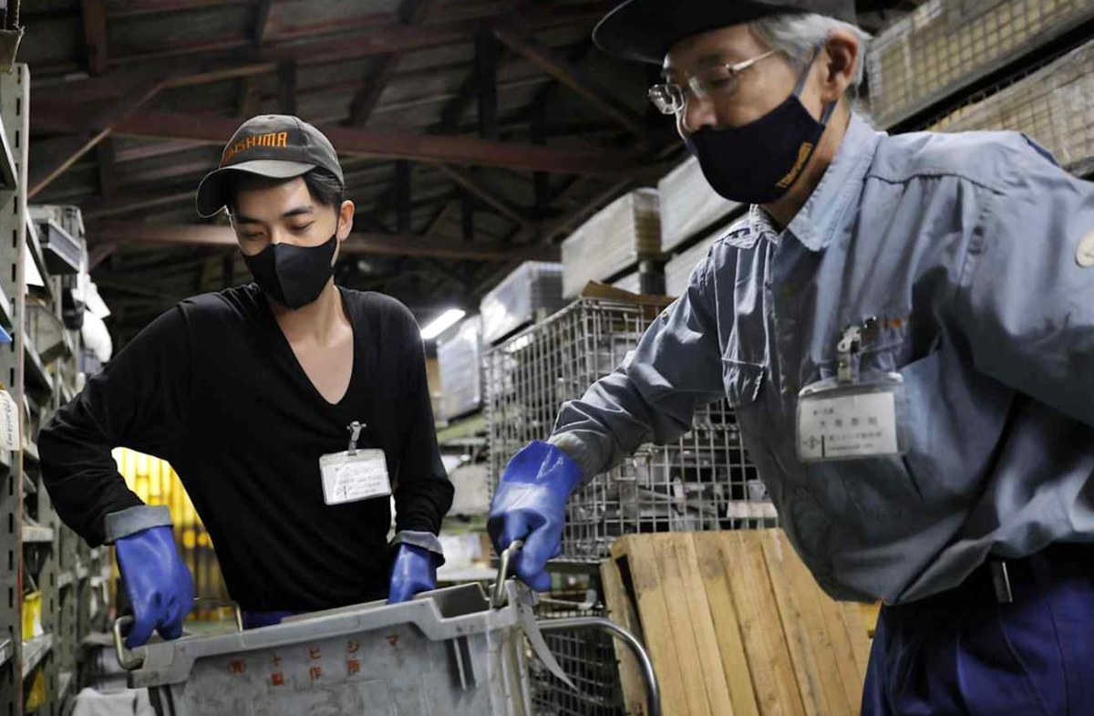 Nikkei: 11,5 triệu việc làm tại Việt Nam chịu t...