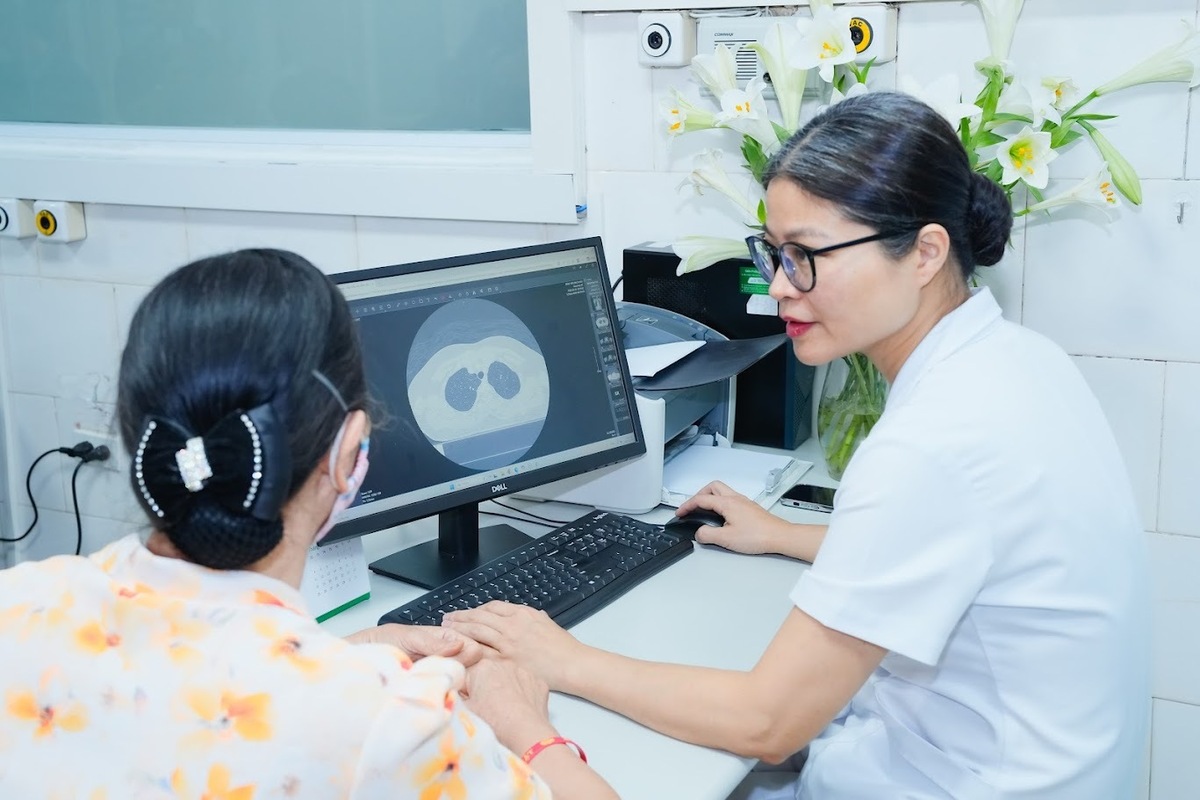 Đi khám miễn phí, hai người phát hiện nghi ung thư phổi dù không có triệu chứng