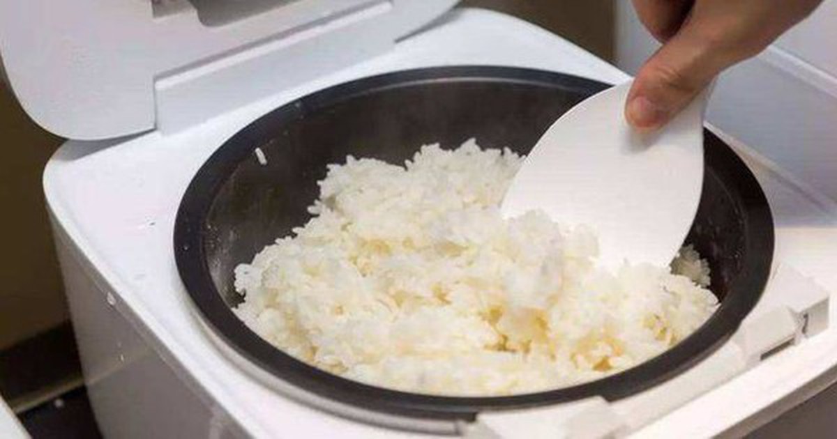 Cắm nồi cơm điện giữ ấm cơm cả ngày: Thói quen nhiều gia đình Việt đang làm tiềm ẩn nguy cơ sức khỏe