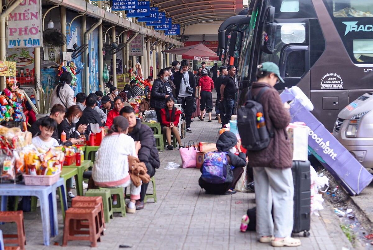 Hà Nội từng bước di dời các bến xe trong khu vự...