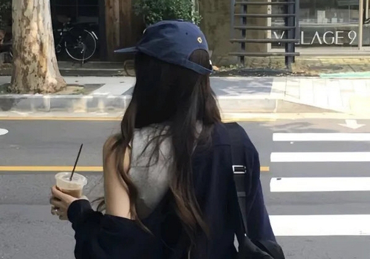 4 thứ người EQ thấp thích mang theo khi ra ngoài