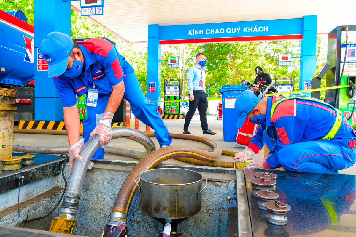 Gần 1.000 cửa hàng xăng dầu PVOIL đã kinh doanh xăng E10