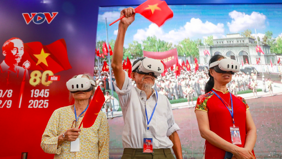 GS Vũ Minh Giang: Trải nghiệm thực tế ảo ‘Trở về thời khắc thiêng liêng’ ở quê Bác sẽ tạo cảm xúc mạnh mẽ