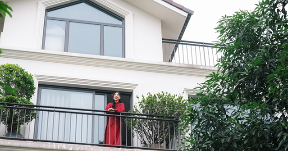 "MC đẹp nhất VTV" nghỉ việc ngay khi cưới thiếu gia kém tuổi: Ở biệt thự trắng xa hoa, hạ sinh quý tử cho gia tộc