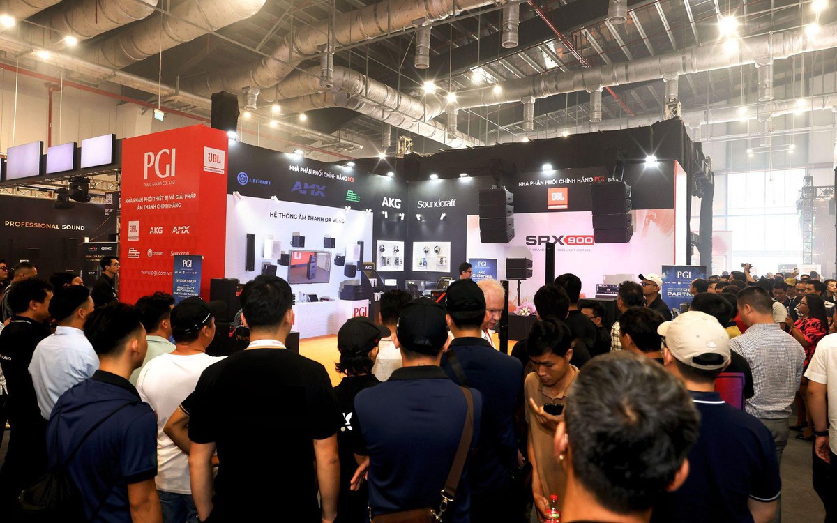 PGI trình diễn giải pháp AV chuyên nghiệp cùng JBL SRX900 tại PLASE Show