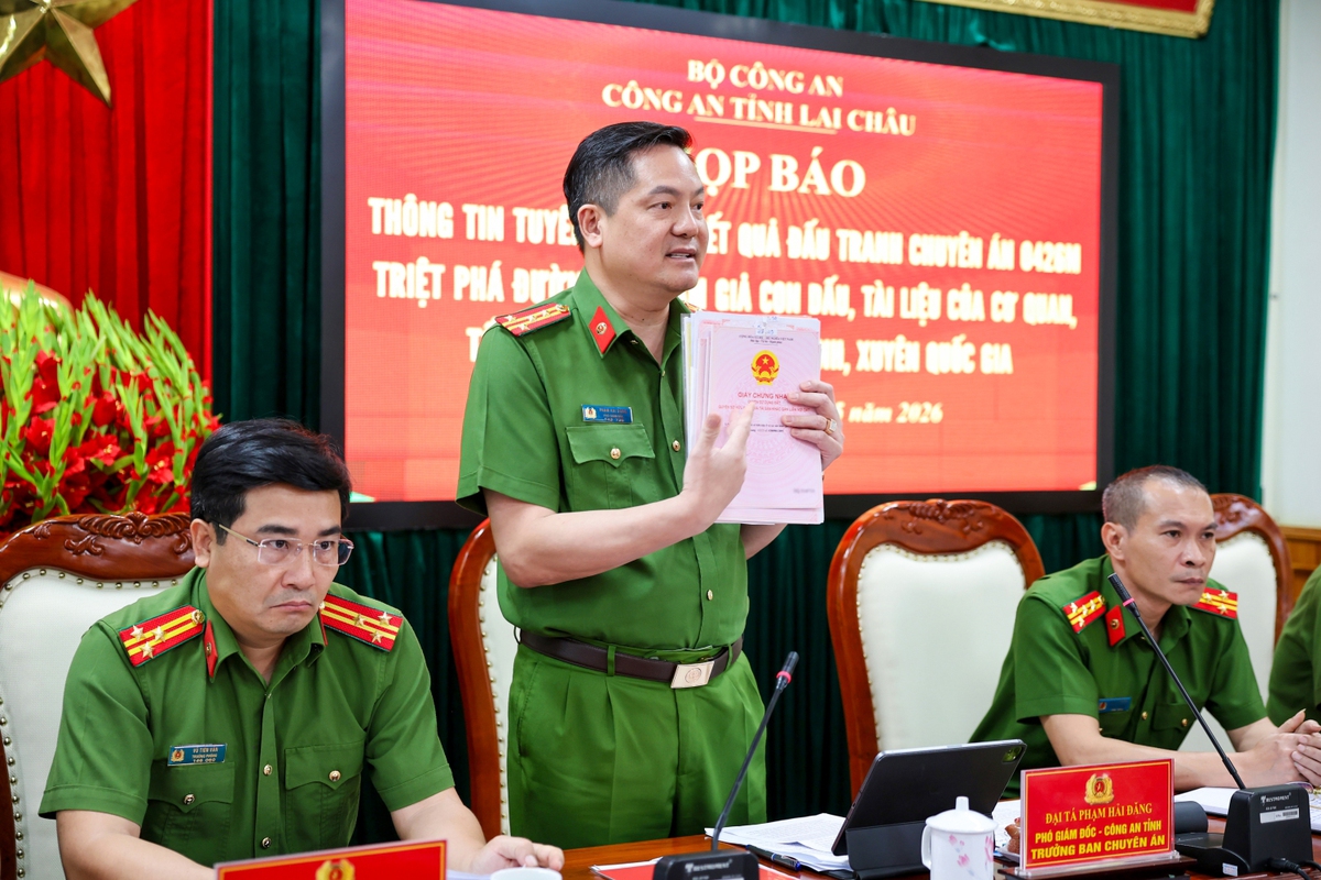 Bắt tạm giam một chủ cửa hàng xăng dầu
