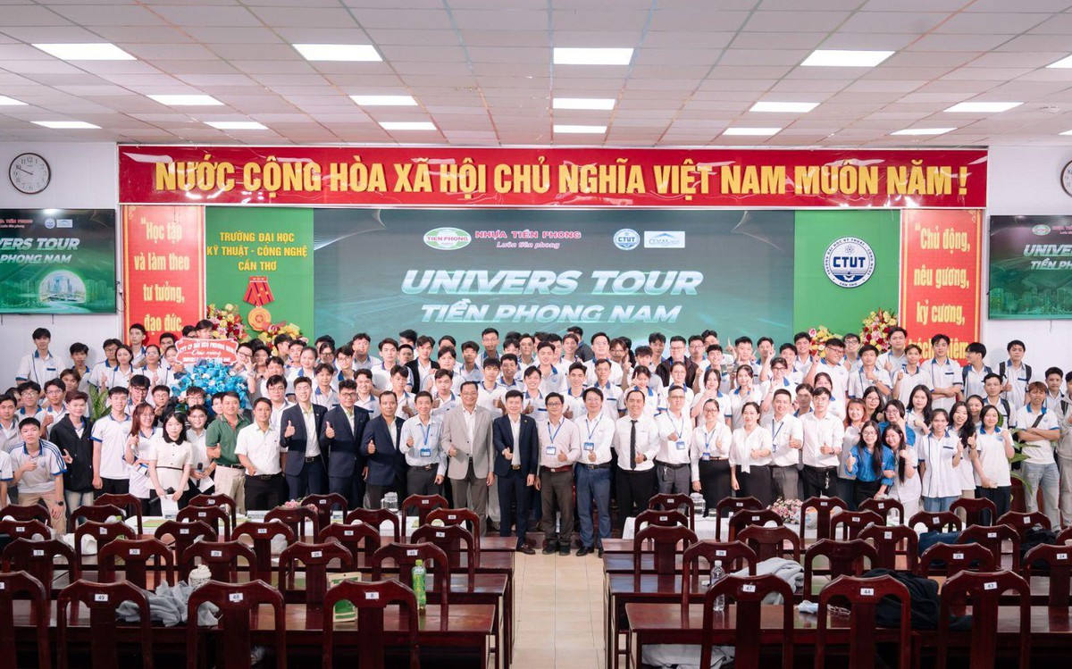 Univers Tour Tiền Phong Nam kết nối sinh viên Cần Thơ với xu hướng vật liệu xanh