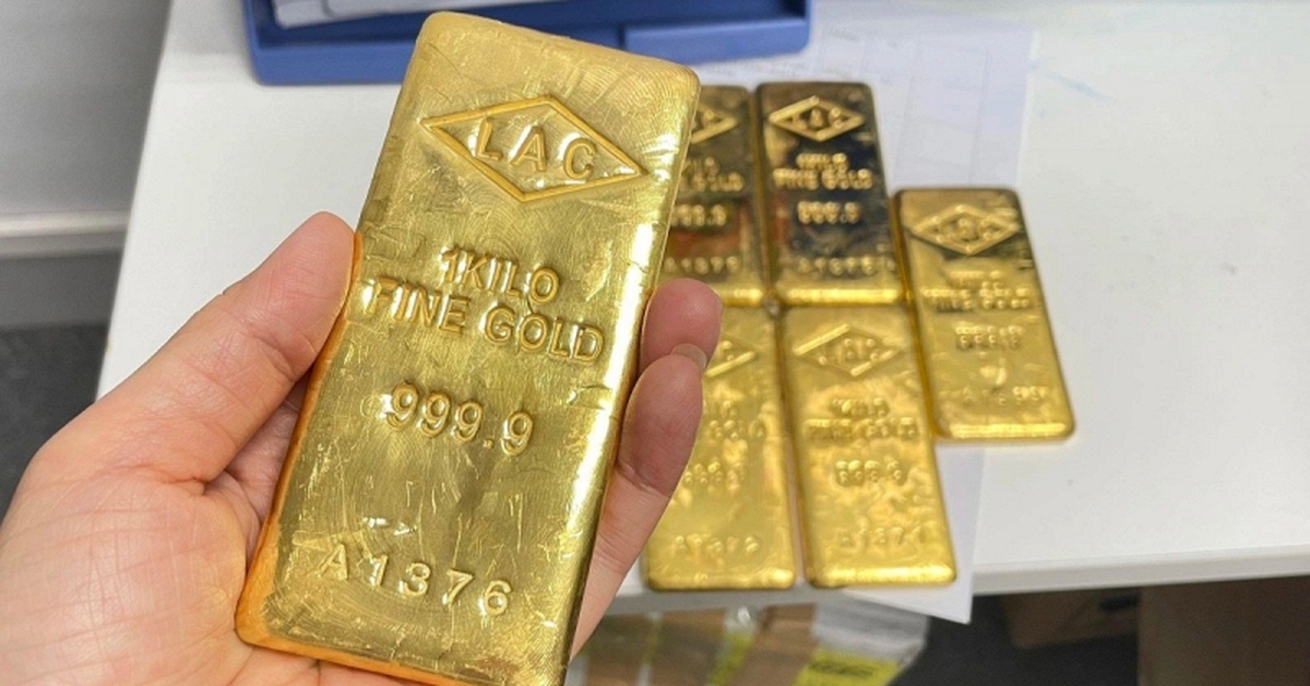 Cảnh sát chặn đứng cuốc xe shipper giao hàng lúc nửa đêm, phát hiện bí mật đáng ngờ trong lõi nồi cơm điện
