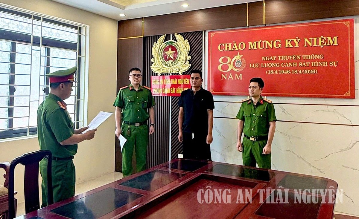 Ra quyết định bắt tạm giam công nhân Hoàng Trọng Tuân SN 1994