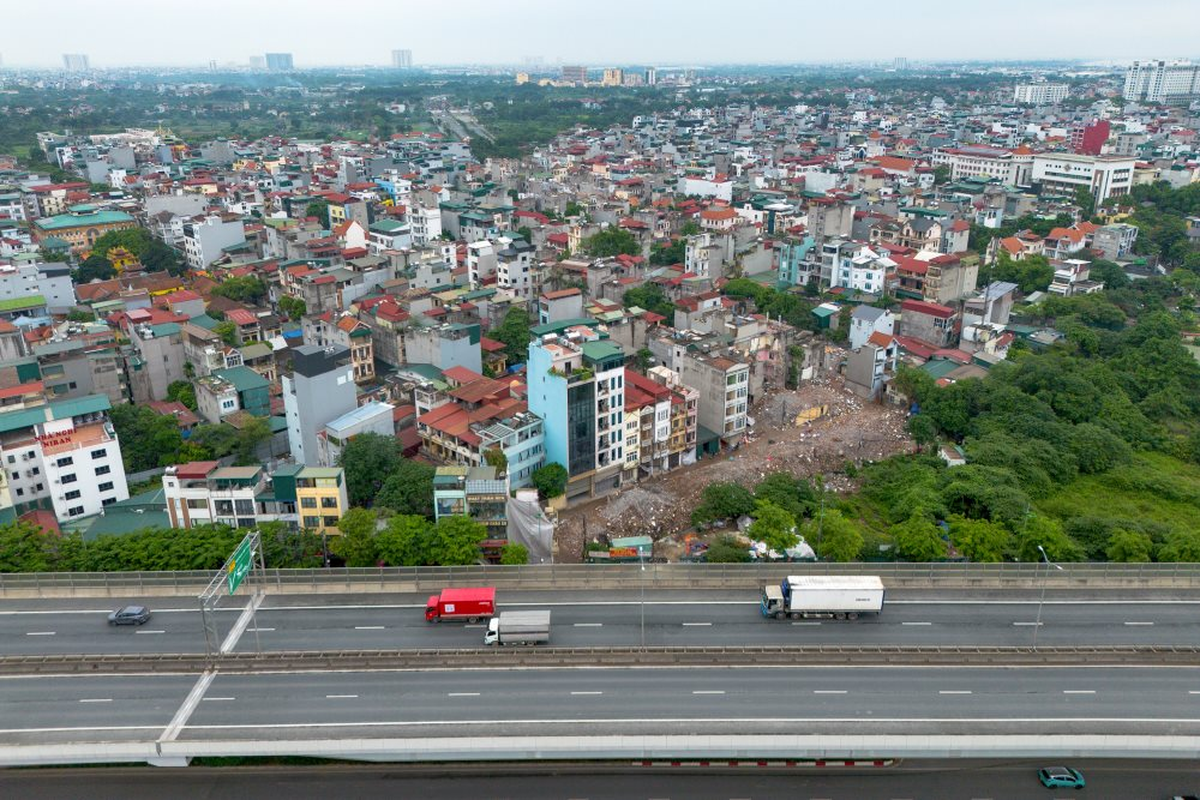 Rao bán “ế” gần nửa năm, xuất hiện tình trạng nhà trong ngõ Hà Nội hạ giá chào tiền tỷ, môi giới vẫn than: “Chưa bao giờ khó bán như hiện nay”