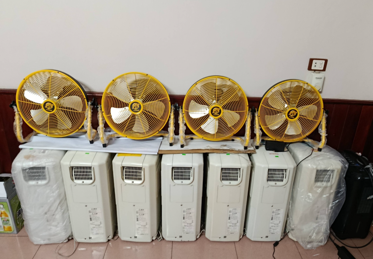 Hà Nội như đổ lửa, thị trường quạt tích điện cũng "nóng" cực độ