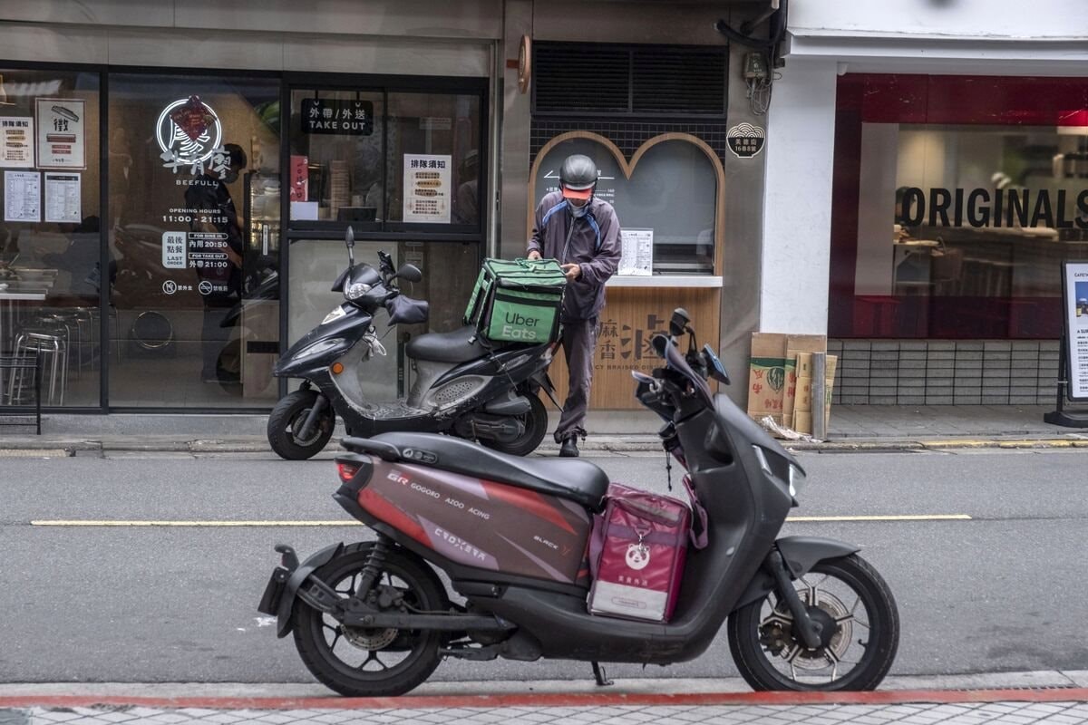 Nóng: Một công ty giao đồ ăn nổi tiếng sắp bán mình cho Uber, định giá ở mức 15 tỷ USD