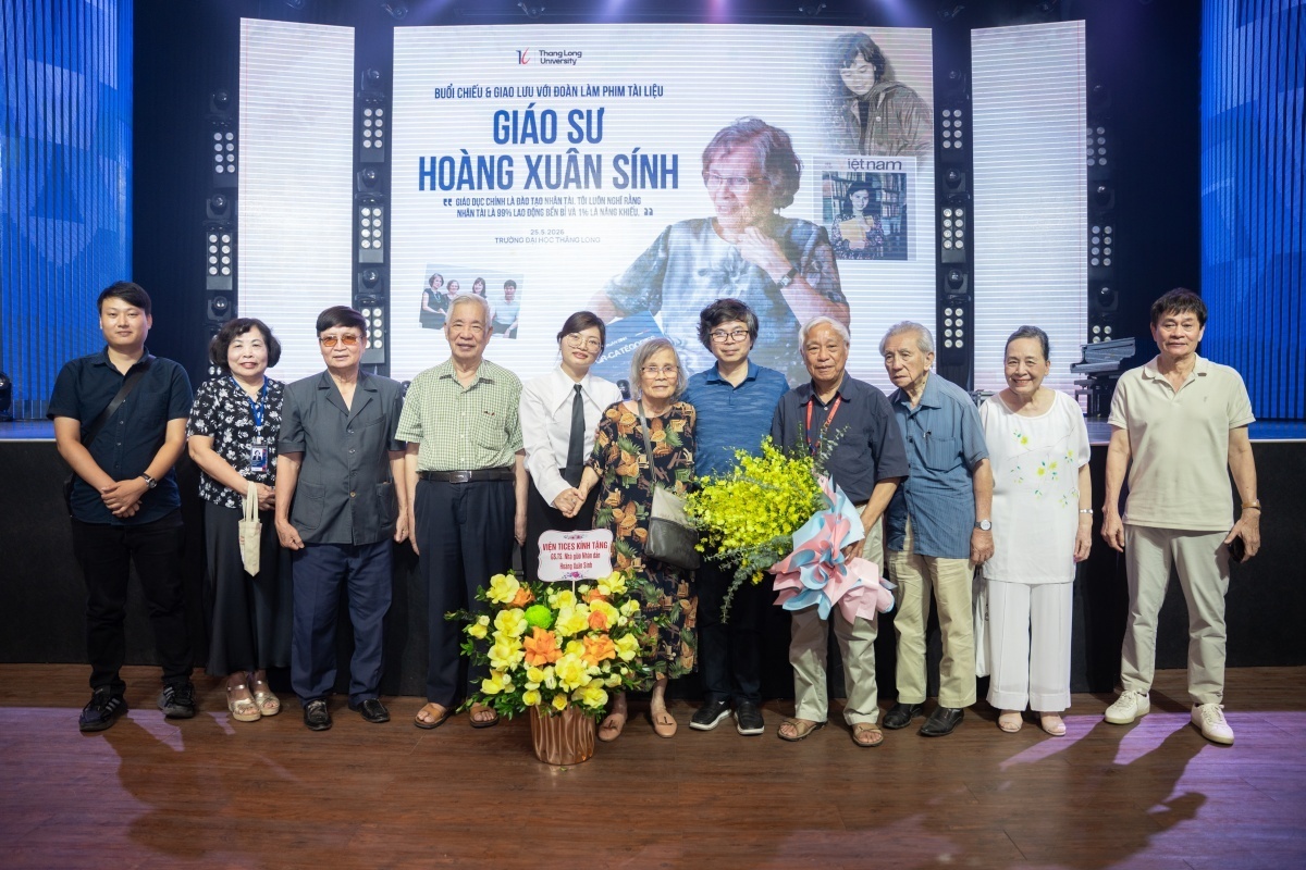 Nữ giáo sư Toán học đầu tiên của Việt Nam hiếm hoi xuất hiện ở tuổi 93