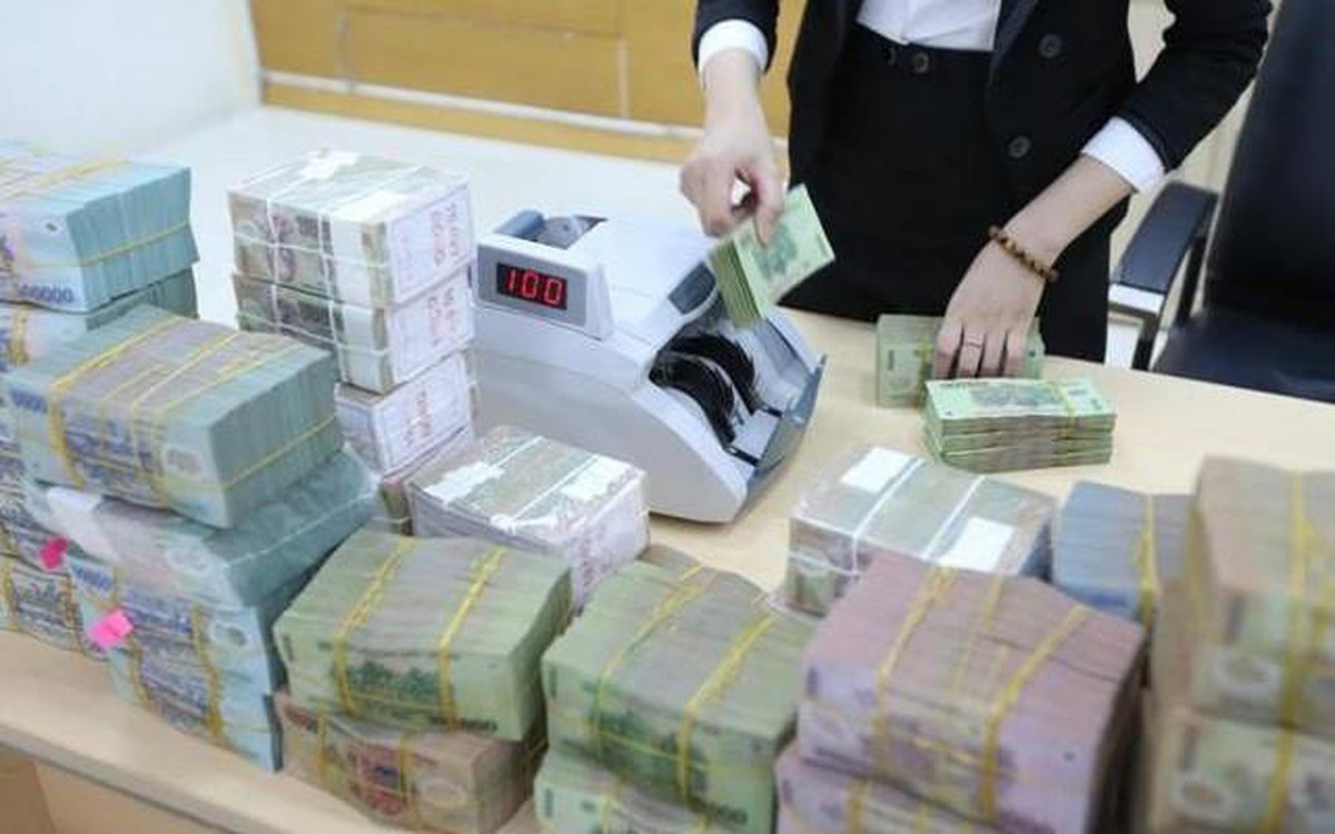 Người dân tăng mạnh nắm giữ tiền mặt: Chuyện gì đang xảy ra?