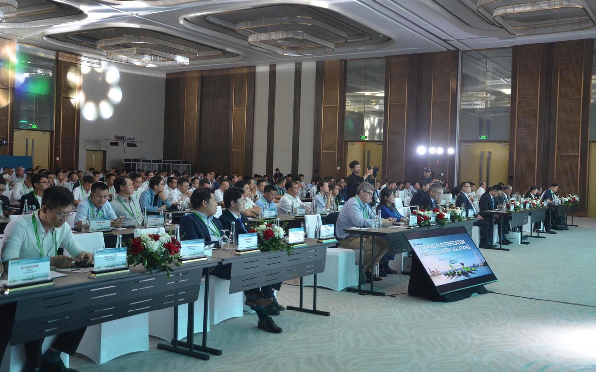 LiuGong giới thiệu hệ sinh thái thiết bị điện mới tại Việt Nam