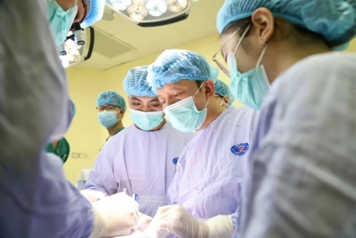 Tưởng nhiệt miệng thông thường, đi khám phát hiện ung thư ở tuổi 33