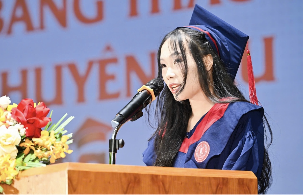 Nữ sinh Ngoại thương "rẽ ngang" thành thủ khoa AI Bách khoa Hà Nội