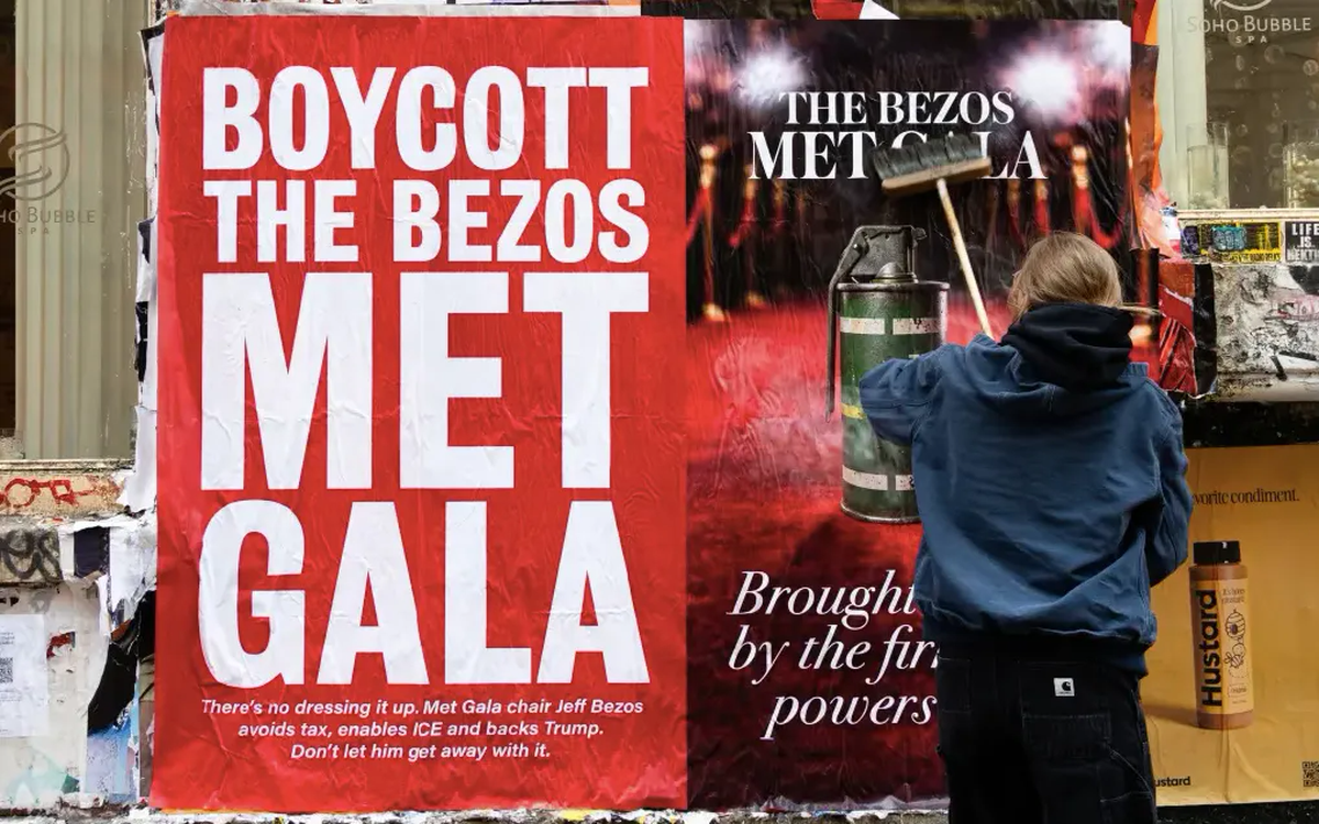 Tỷ phú Jeff Bezos bị phản đối khi chi tiền vào Met Gala 2026