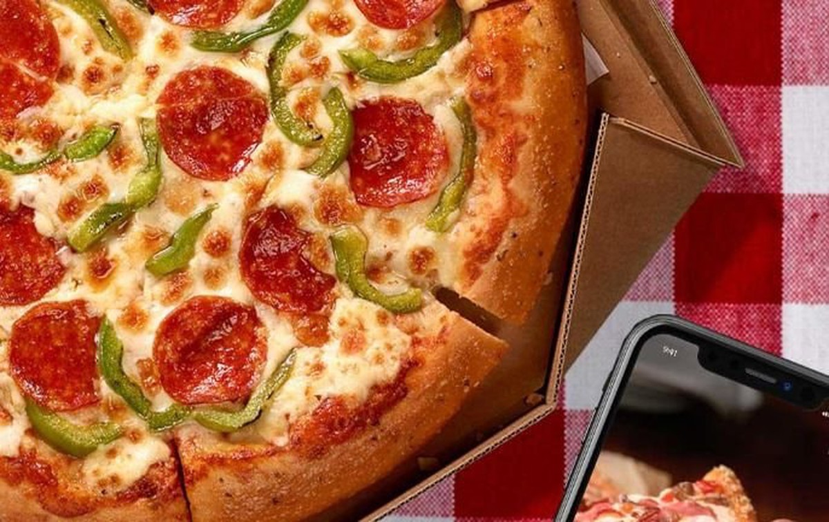 Một chuỗi pizza nổi tiếng sắp phải bán mình, do...