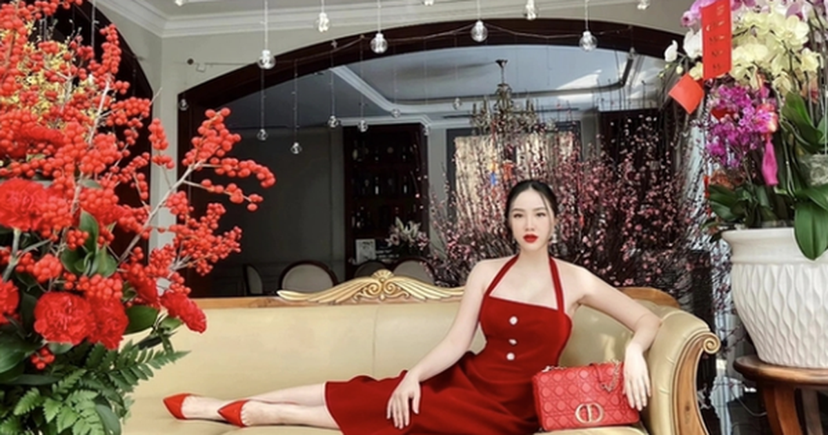 "Công chúa showbiz" lấy chồng giàu nứt vách hơn 10 tuổi: Ở biệt thự 2 mặt tiền hoành tráng, U40 vẫn là "em bé" của chồng