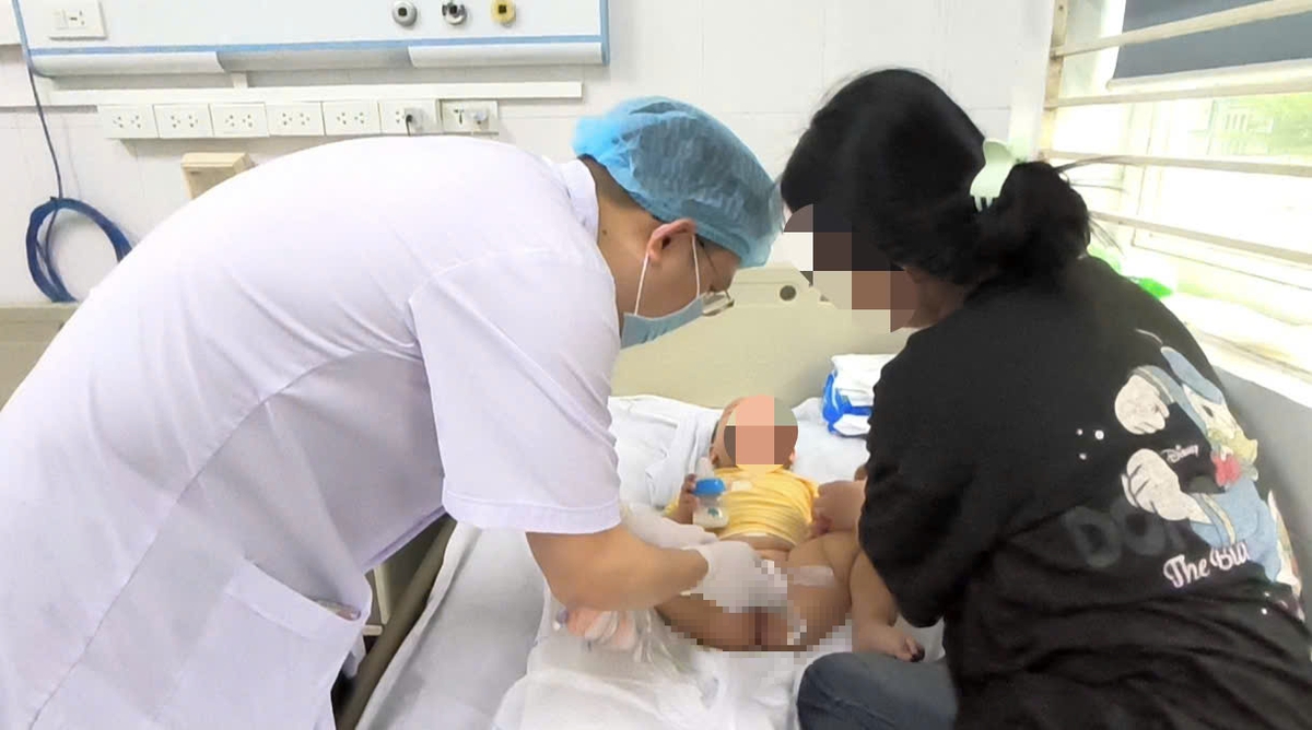 Bé 13 tháng tuổi phát hiện ung thư tinh hoàn: Bác sĩ khuyến cáo