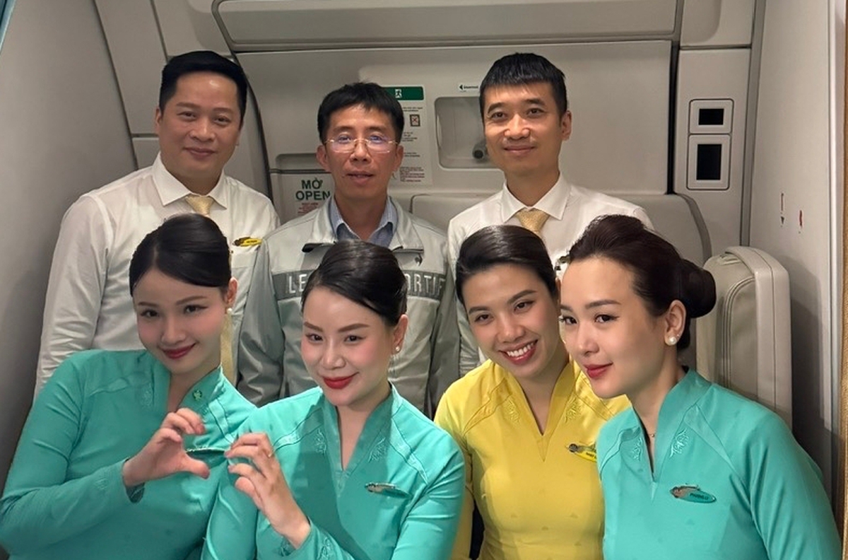 Bác sĩ Bệnh viện Bạch Mai cứu hành khách liệt mặt trên chuyến bay đi Pháp