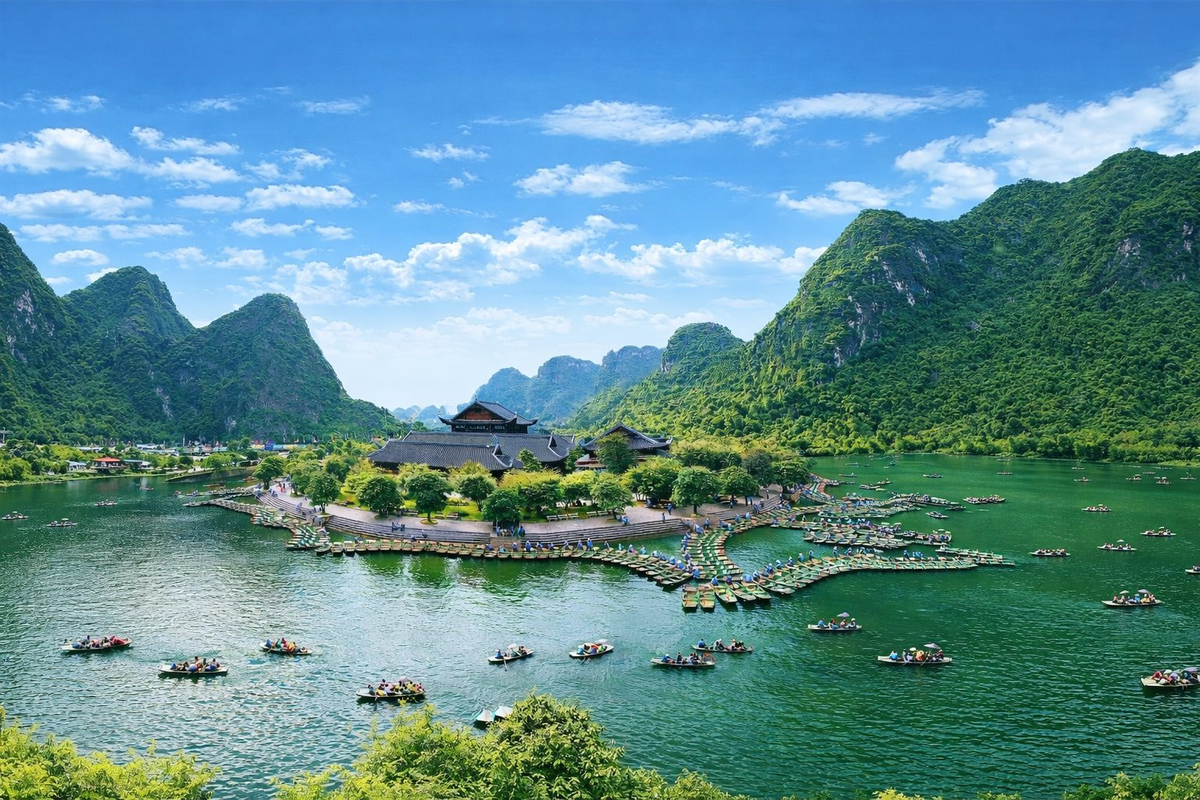 Kỳ nghỉ 30/4 - 1/5 hé lộ: Loạt điểm nóng Phú Quốc, Tràng An,Sơn Trà… cùng lúc hút khách, chuyện gì đang xảy ra?