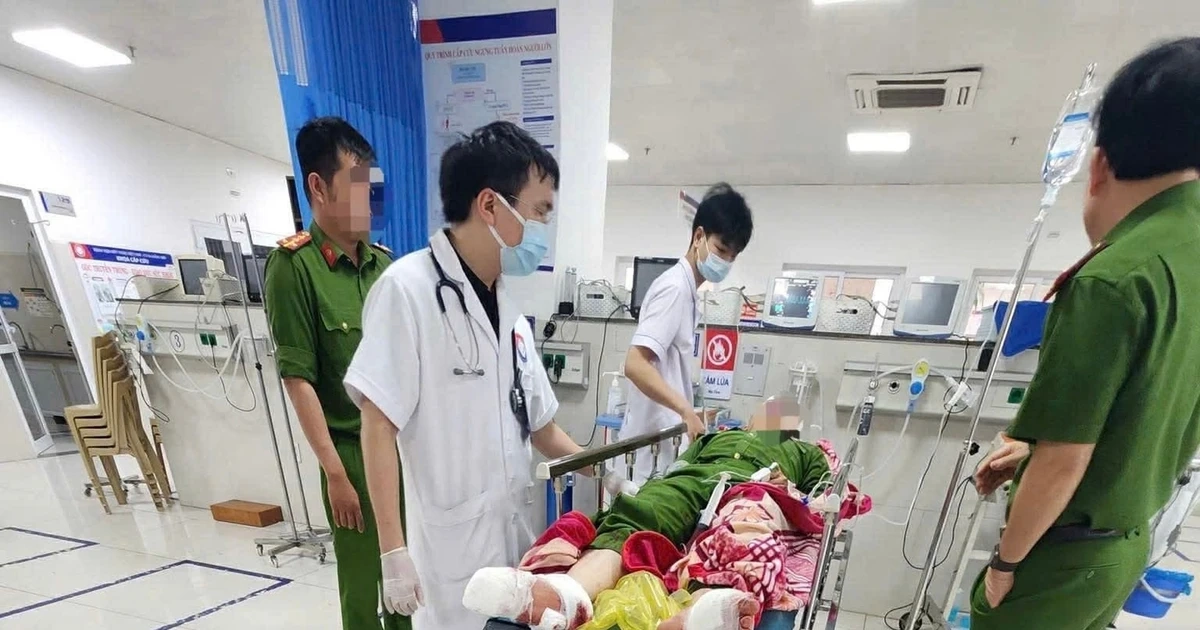 Đại úy công an bị tấn công tại trụ sở đã được phẫu thuật sọ não và nối lại bàn chân