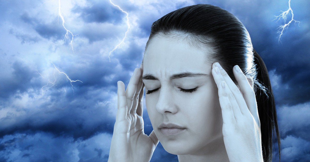 Vì sao cứ mỗi khi thay đổi thời tiết bạn lại đau đầu, mỏi lưng?