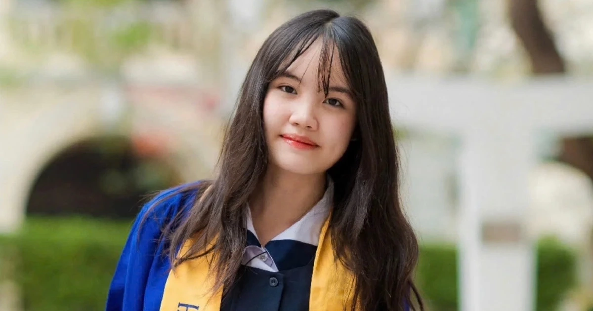 Nữ thủ khoa lập "cú đúp" điểm 10 Toán nhờ thói quen đặc biệt trên mạng