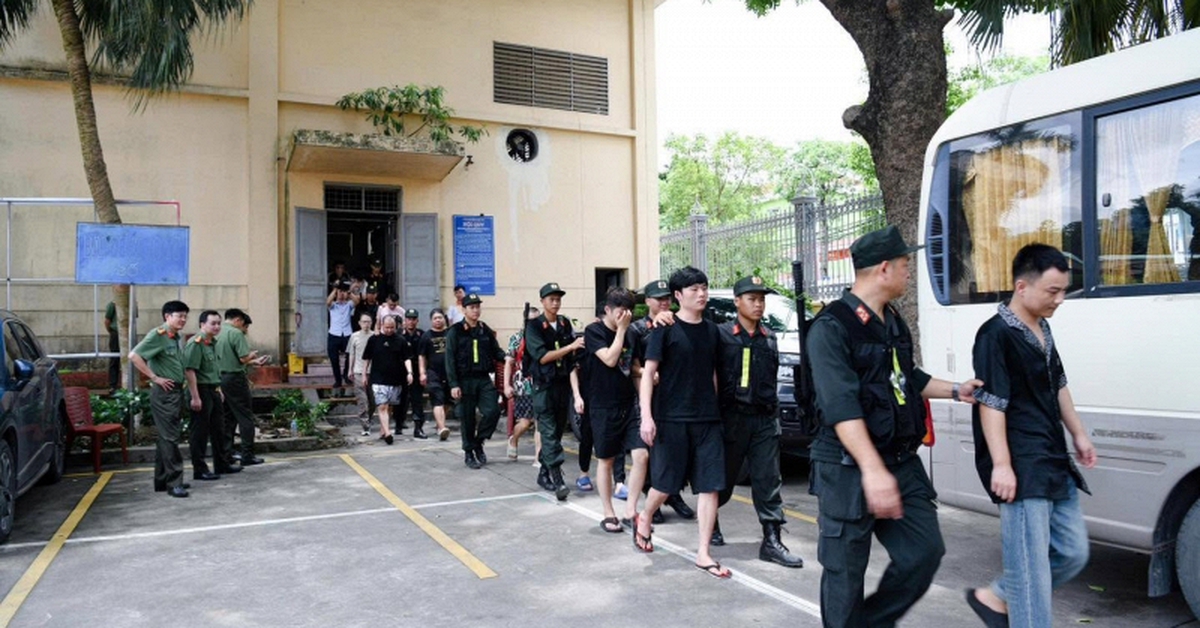 Triệt phá tụ điểm công nghệ cao, thu giữ 73 máy tính, 134 điện thoại, 20 bộ thiết bị phát sóng Wifi, 34 USB và bắt giữ 4 đối tượng