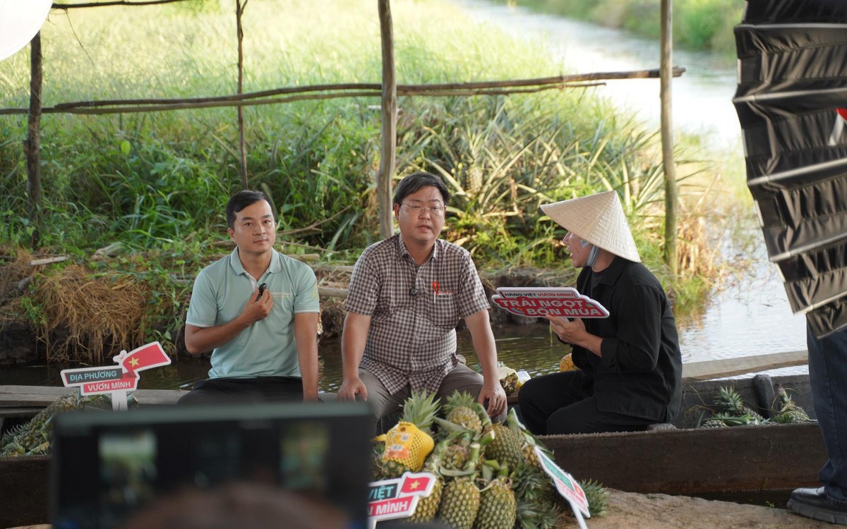 Giá cao hơn hàng chợ, vì sao livestream nông sản vẫn đắt khách?