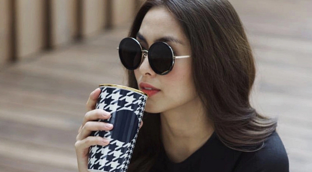 Mỹ nhân từng đi bán nước mía lề đường để mưu sinh: Nay lấy chồng thuộc gia tộc giàu bậc nhất Việt Nam, mỗi lần lộ diện lại gây bão