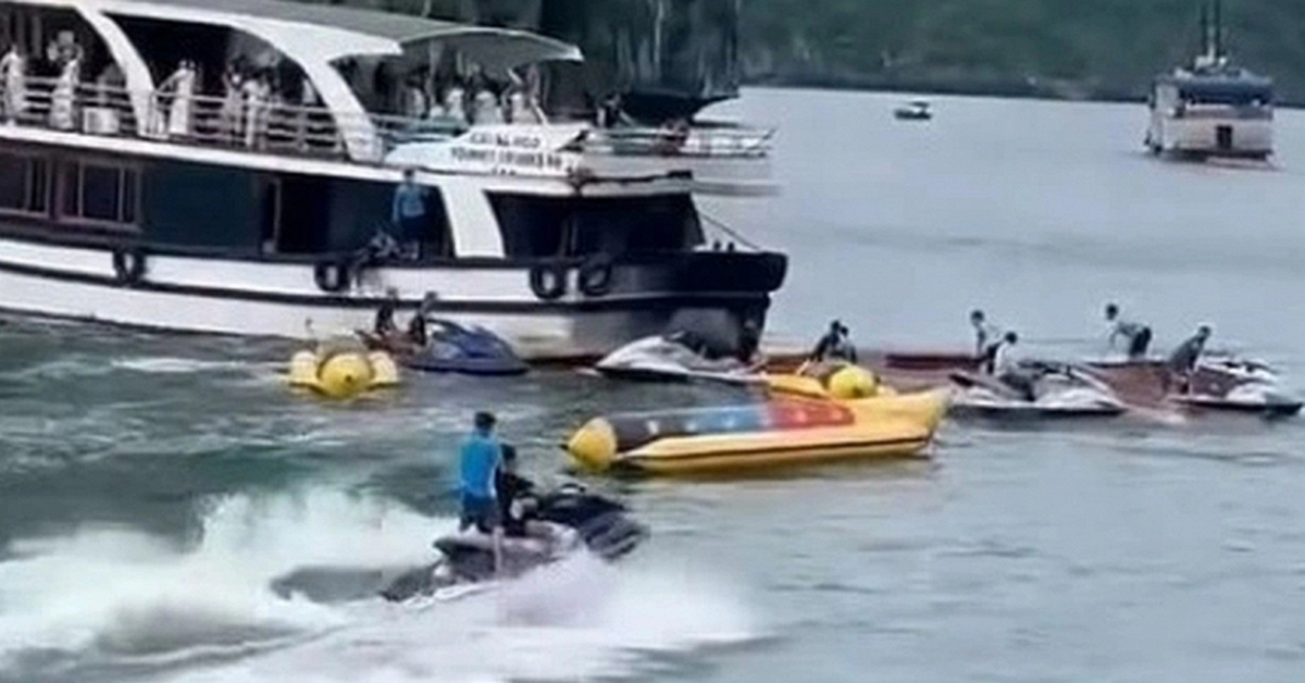 Nóng: Lật tàu du lịch tại Cát Bà, đã có du khác...