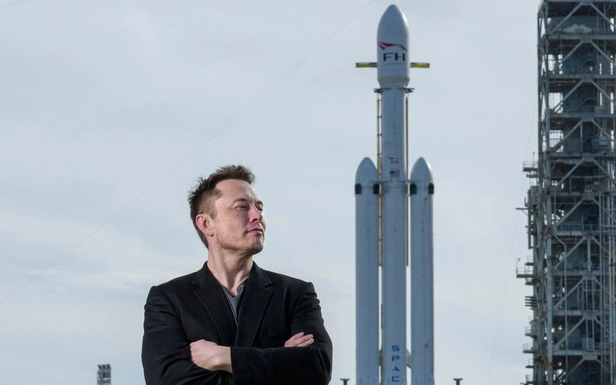 Elon Musk phải đếm tiền trong 31.700 năm mới xong