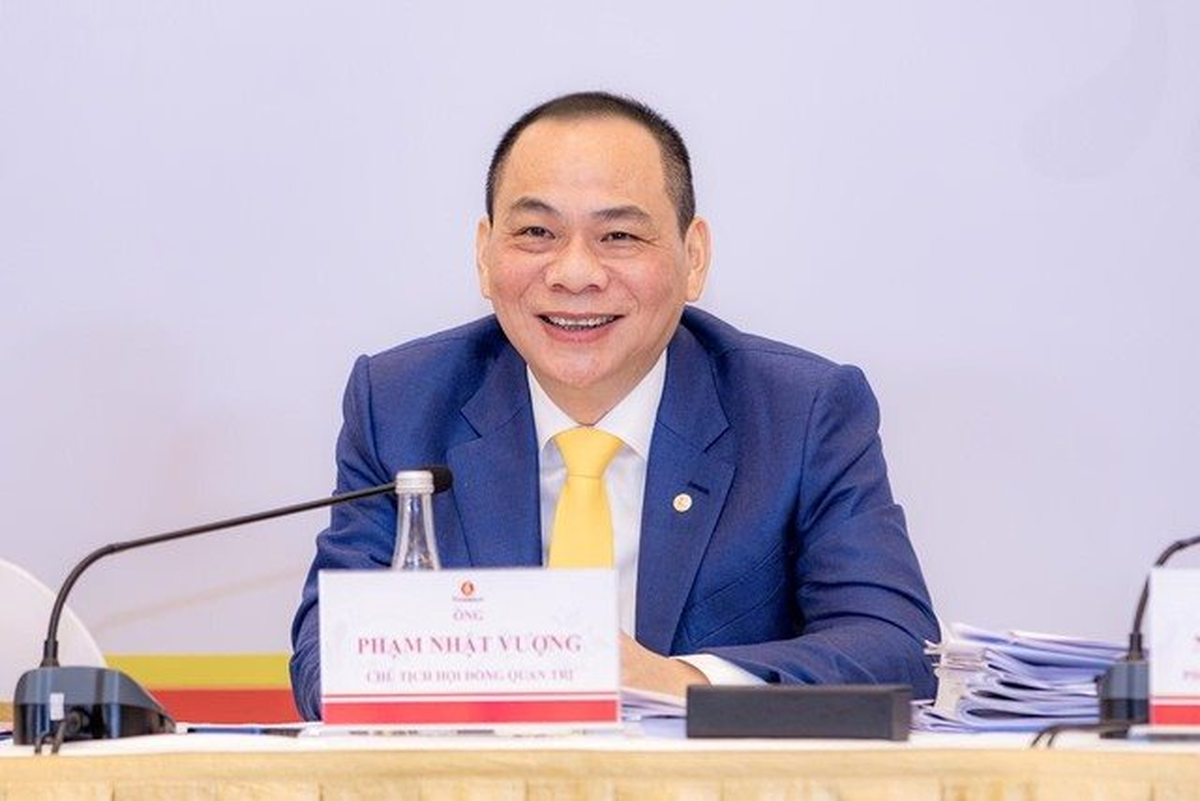 Tỷ phú Phạm Nhật Vượng chỉ đạo “nóng”: Vinhomes...