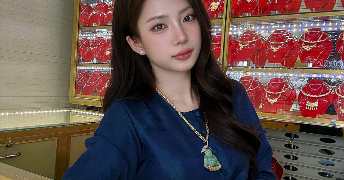 Cô chủ tiệm vàng "gây sốt" với nhan sắc đỉnh cao, chẳng thua kém gì bất cứ hot girl đình đám nào ở thời điểm hiện tại