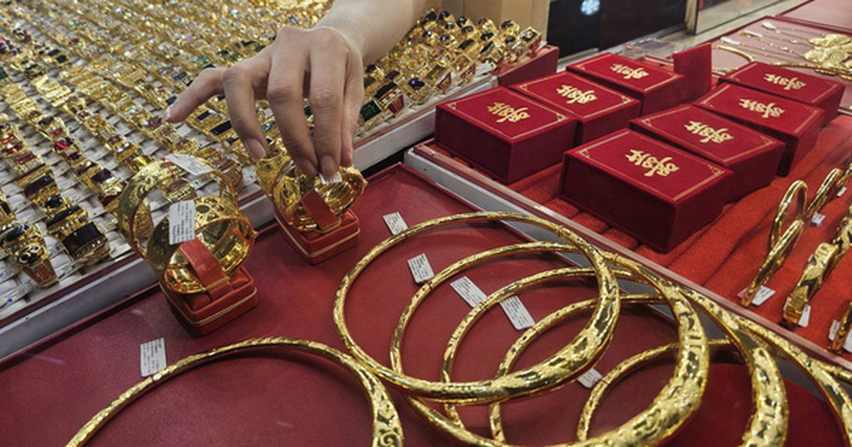 "Cởi trói" vàng trang sức