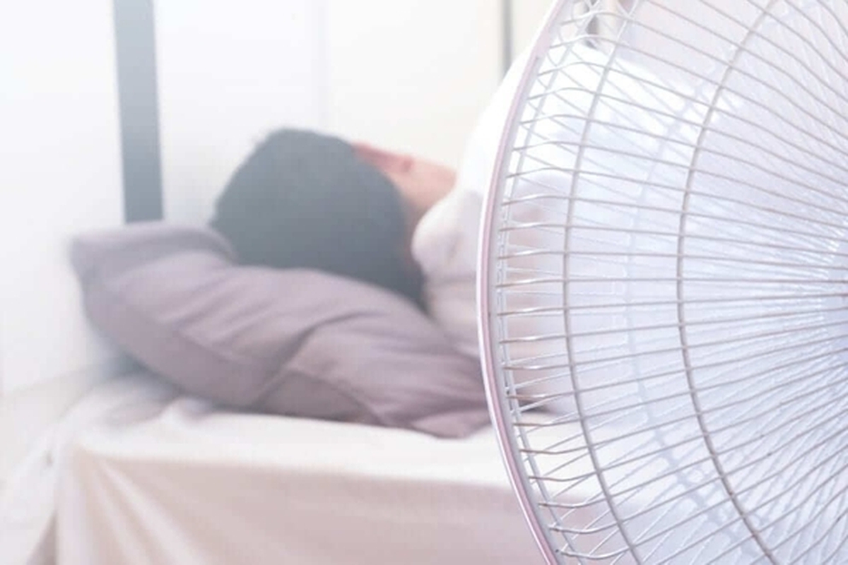Kiểu bật quạt qua đêm khi đi ngủ được cảnh báo không nên: Nhiều nhà vẫn đang làm mỗi ngày