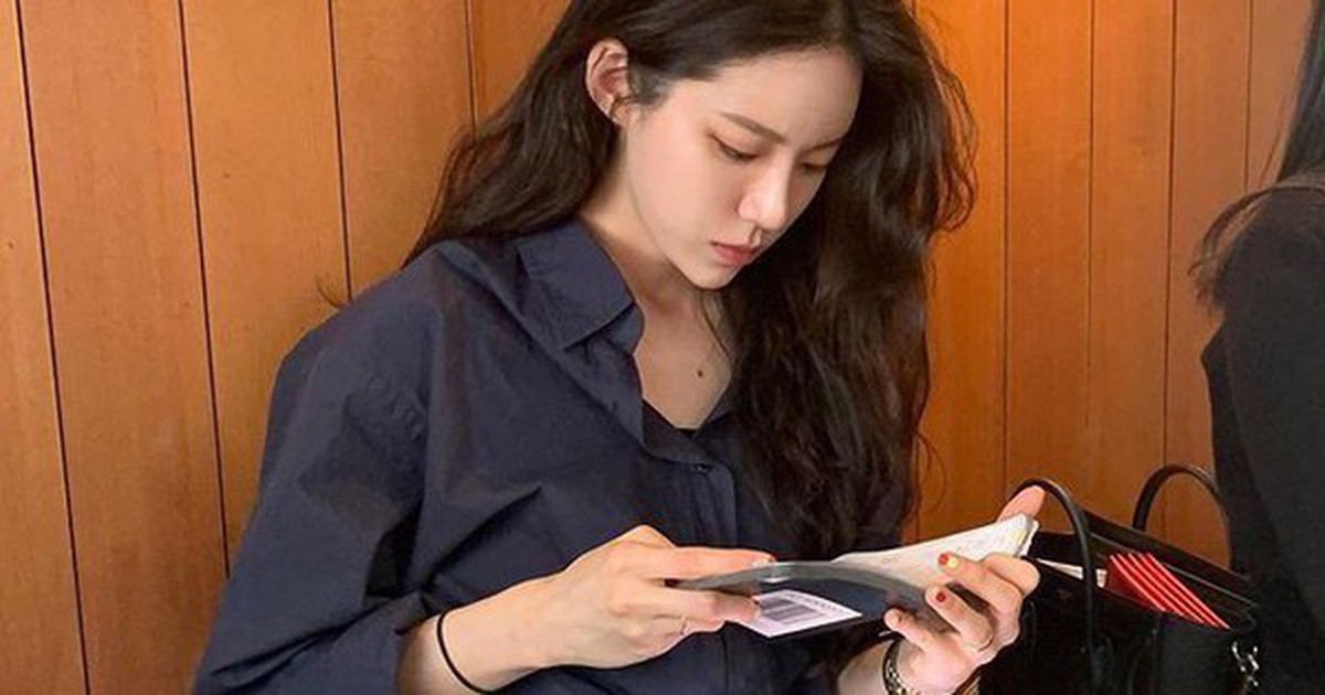 Có nên mua vàng thay vì để tiền trong tài khoản?
