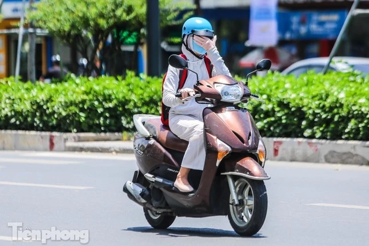 Thông tin mới về đợt nắng nóng đặc biệt gay gắt ở miền Bắc, miền Trung