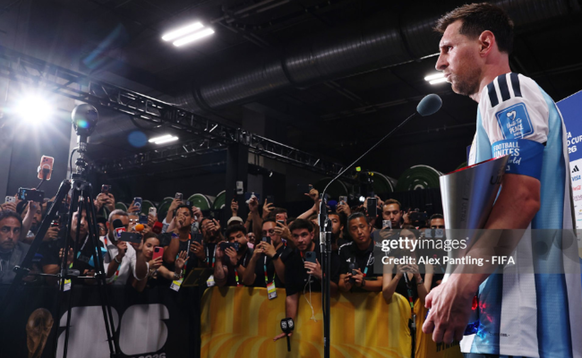 Phỏng vấn nóng Messi khi trở thành chân sút vĩ đại nhất lịch sử World Cup: "Tức giận vì hỏng penalty nhưng kết quả vẫn quá ngoạn mục"